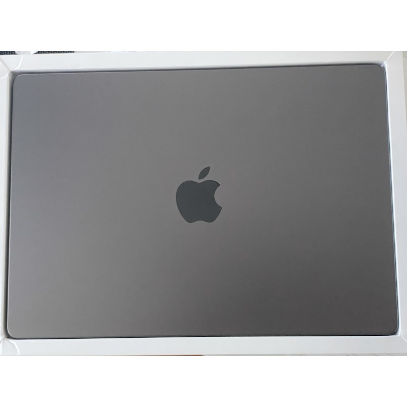 MacBook Pro 14" M3 Max 16-CORE CPU + 40-CORE GPU, 64GB RAM, 4TB SSD US Gwiezdna czerń